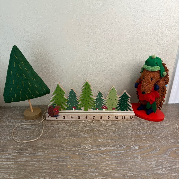Christmas Advent Calendar Countdown, Hedgehog and Tree - Picture 1 of 2
